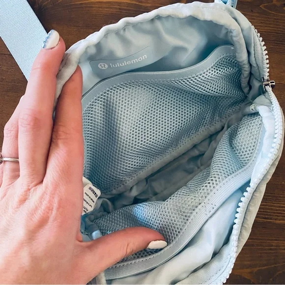 Lululemon Powder Blue 1L Everywhere Belt Bag - Picture 15 of 15